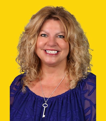 Portrait of Dina Durbin, Broker/Agent.